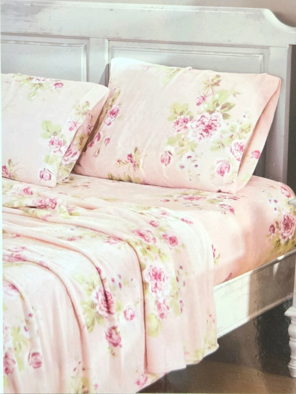 The Farmhouse Rachel Ashwell Ultra Plush QUEEN Sheet Set Pink Floral Rose